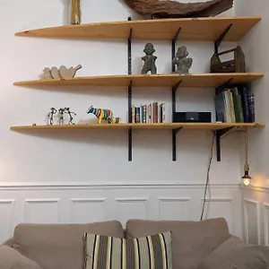 Private Acces To The Flat. Charming Parisian. París